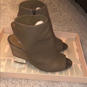 Women’s BCBG Heels Size 9